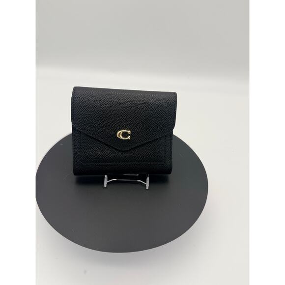 Luxury Set: Coach Chaise Crossbody & Wyn Small Wallet - Picture 9 of 13